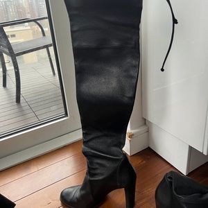 Stuart Weitzman Black Leather Over the Knee boots